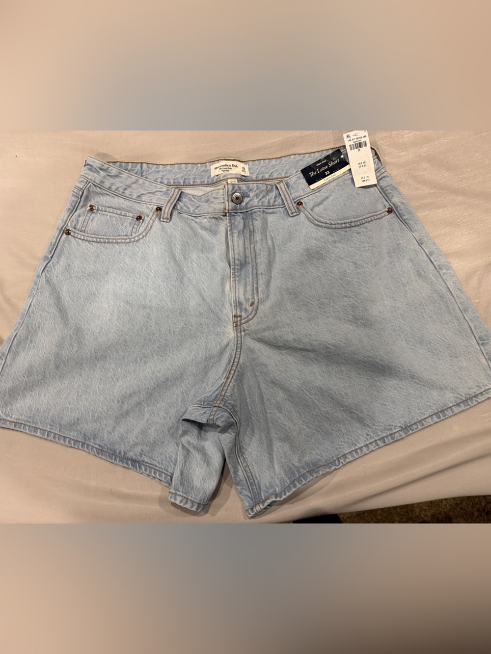 NWT Abercrombie Curve Love Denim Shorts 33 - Picture 2 of 4